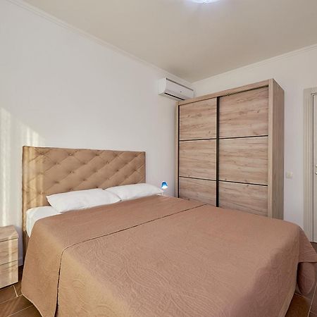 Adria Lux Apartmens 2 Sveti Stefan Ngoại thất bức ảnh