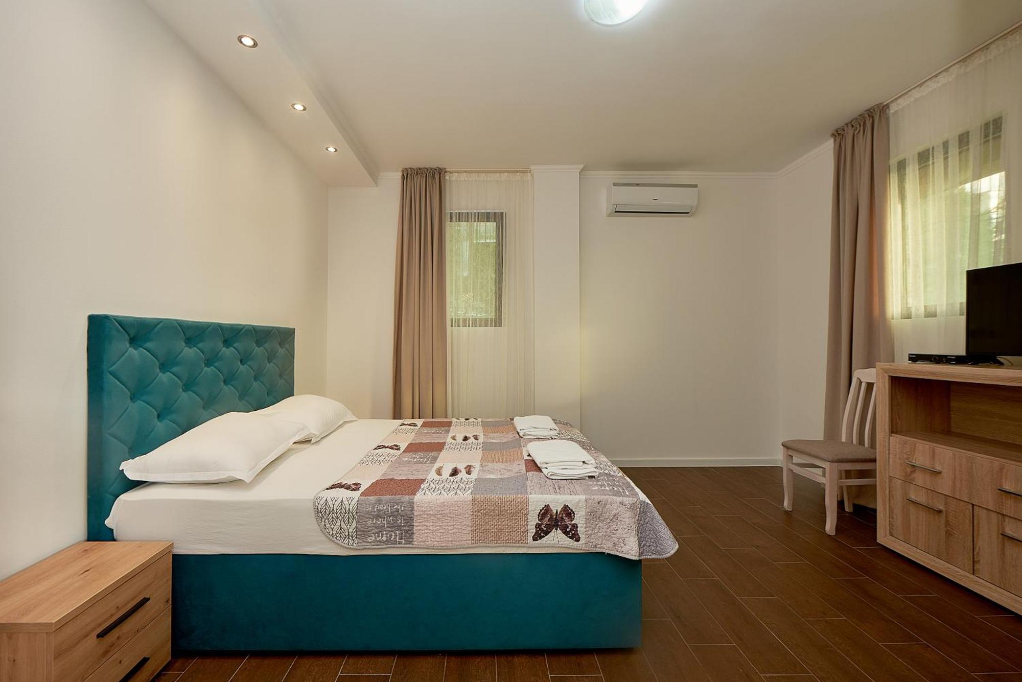 Adria Lux Apartmens 2 Sveti Stefan Ngoại thất bức ảnh