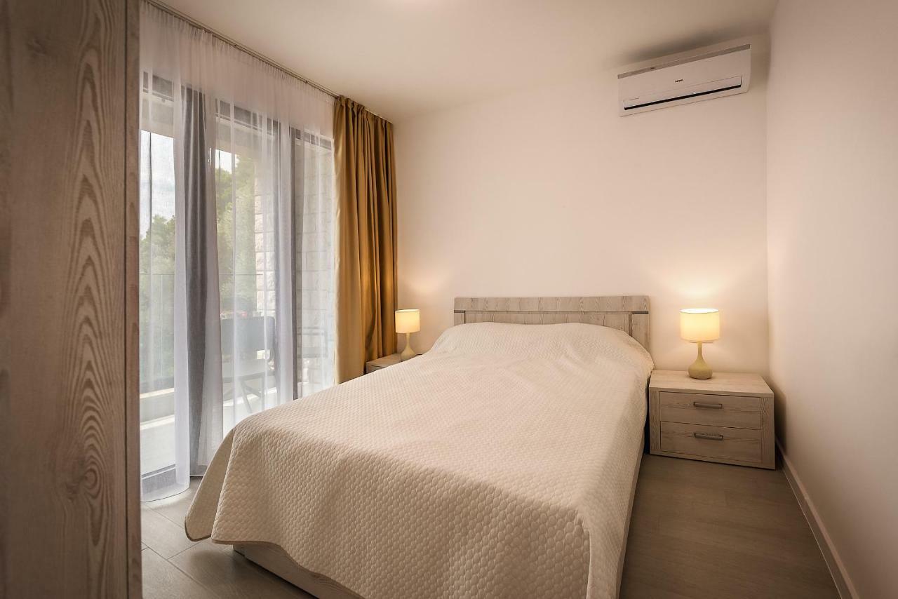 Adria Lux Apartmens 2 Sveti Stefan Ngoại thất bức ảnh