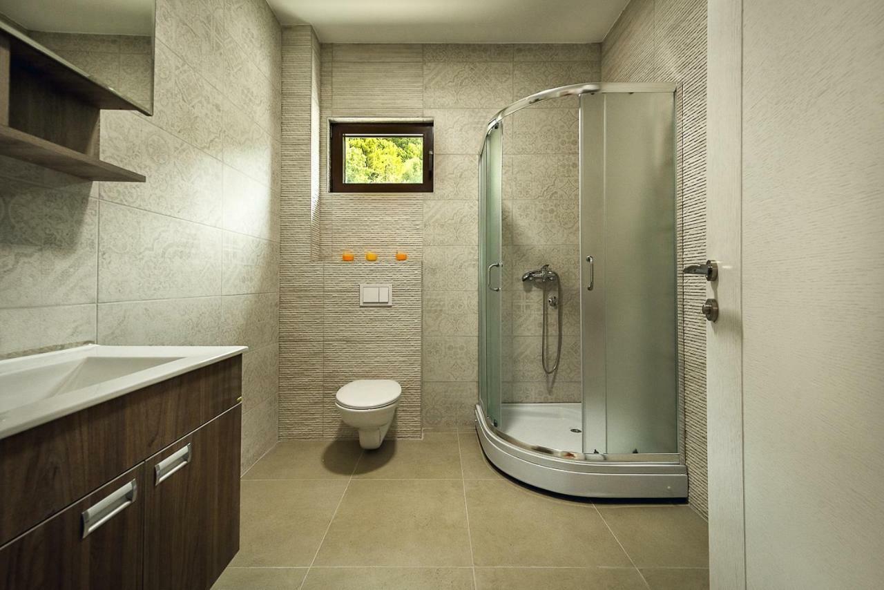 Adria Lux Apartmens 2 Sveti Stefan Ngoại thất bức ảnh