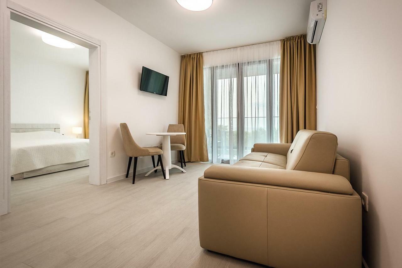 Adria Lux Apartmens 2 Sveti Stefan Ngoại thất bức ảnh