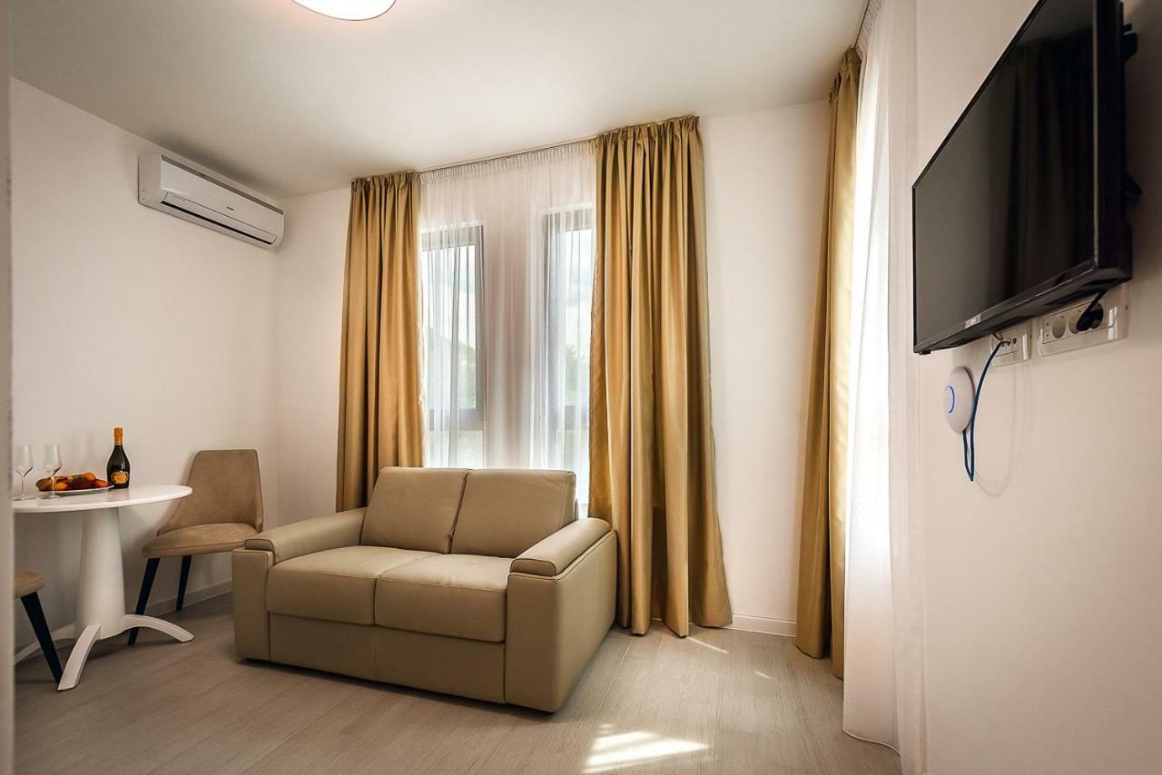 Adria Lux Apartmens 2 Sveti Stefan Ngoại thất bức ảnh