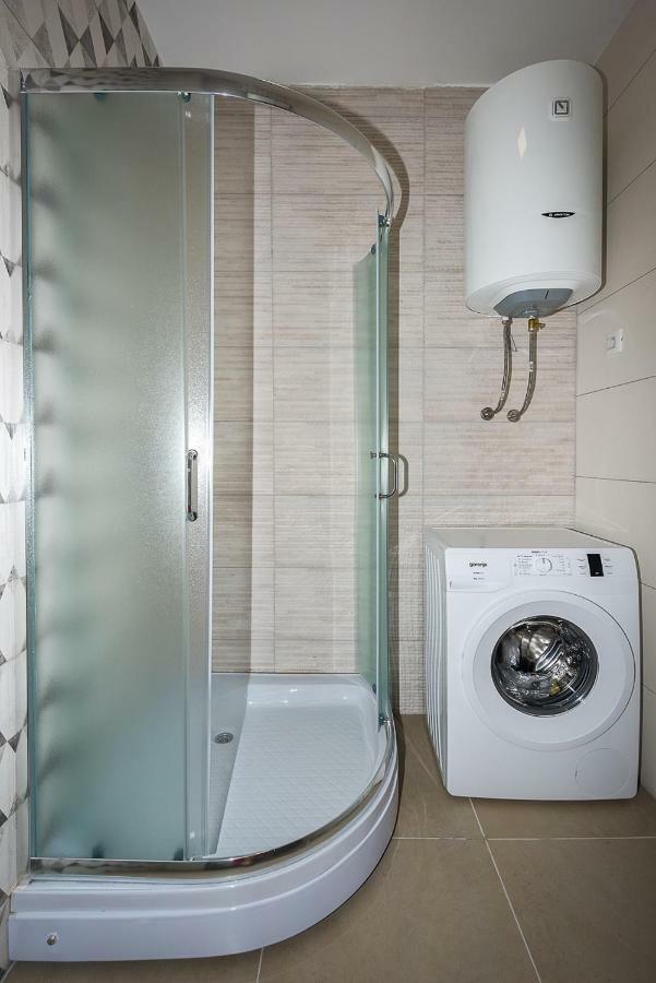 Adria Lux Apartmens 2 Sveti Stefan Ngoại thất bức ảnh